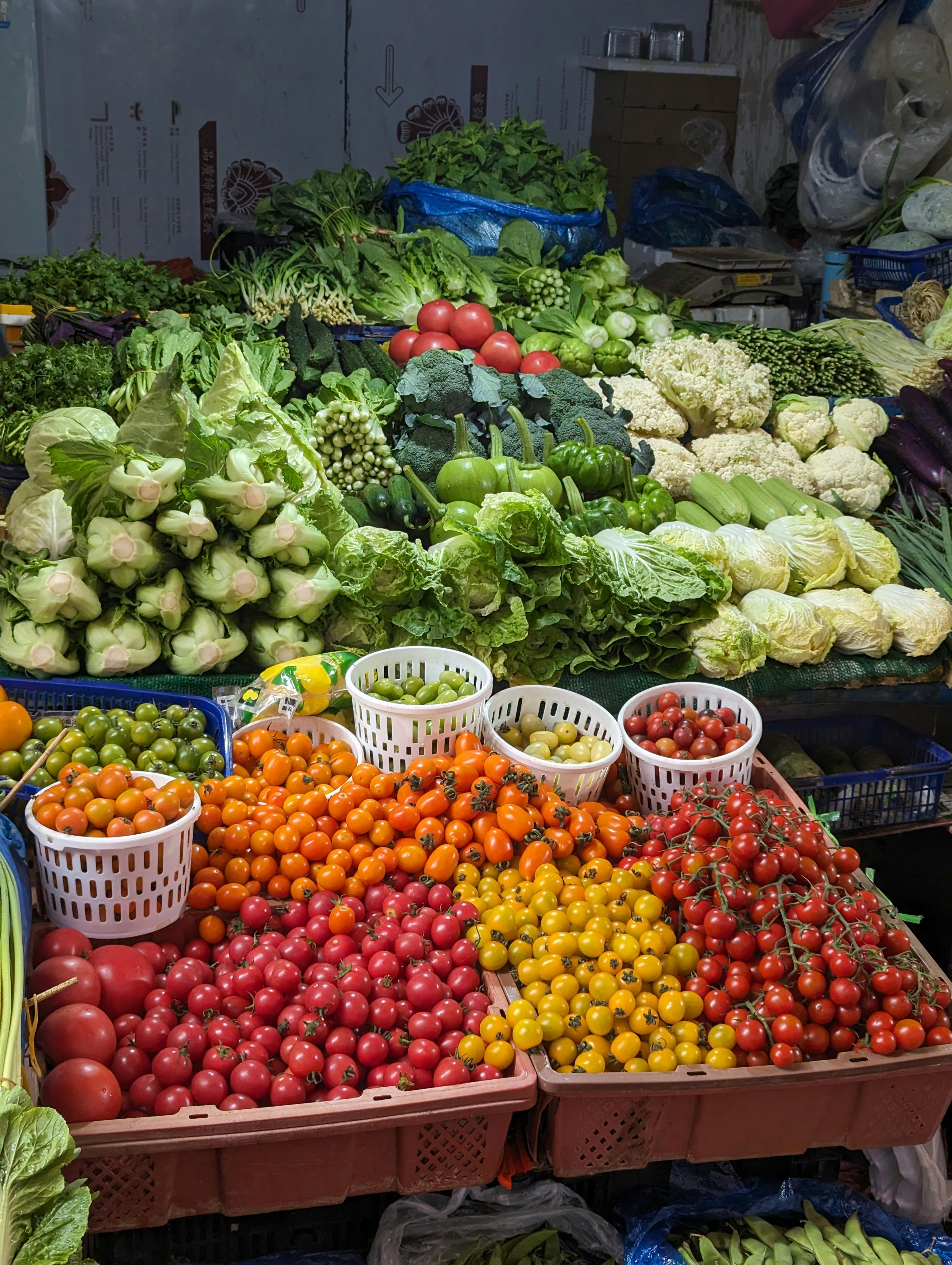 Food & Groceries